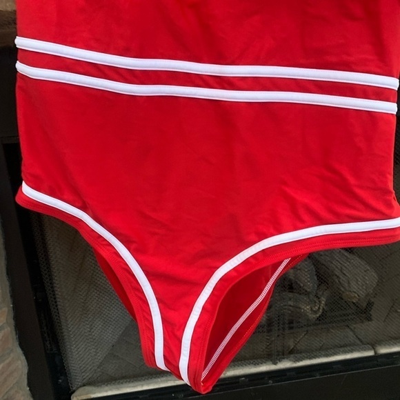NWOT Red and white off the shoulder one piece. Large. - Picture 5 of 6